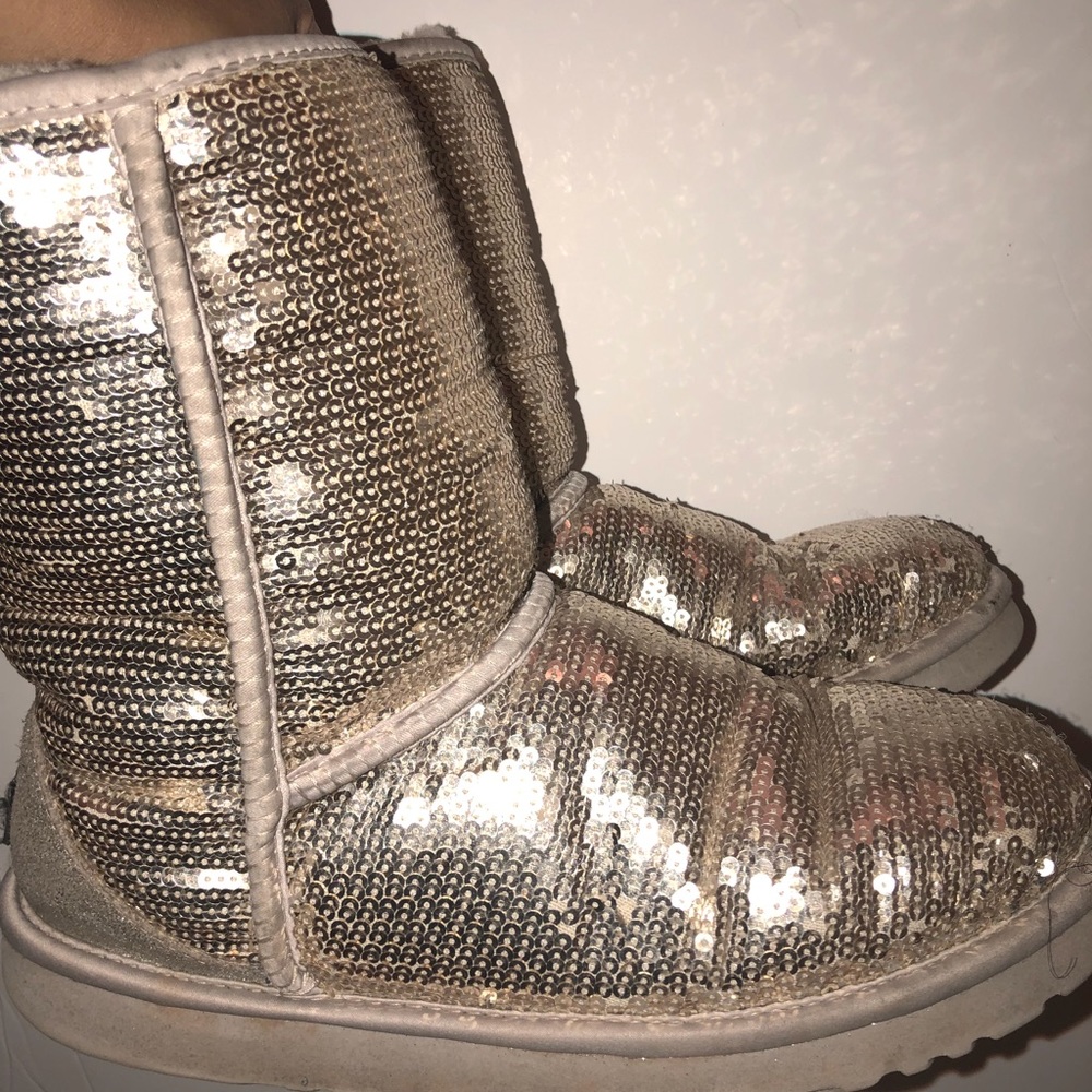 Uggs - Picture 4 of 7